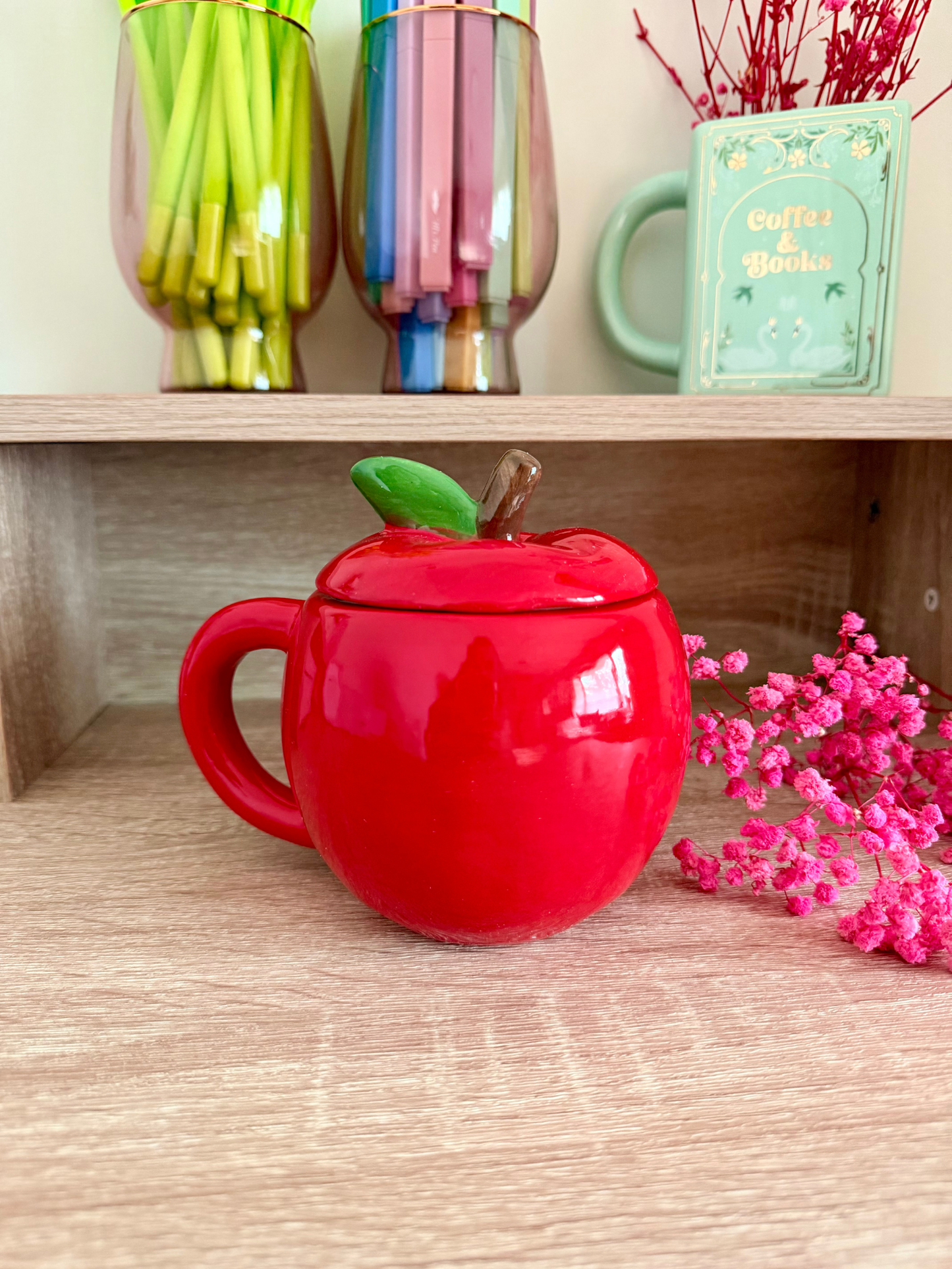 Shiny Red Apple Mug w/ Lid