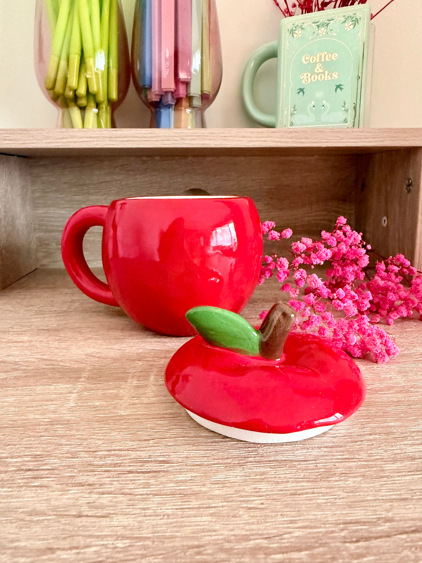 Shiny Red Apple Mug w/ Lid